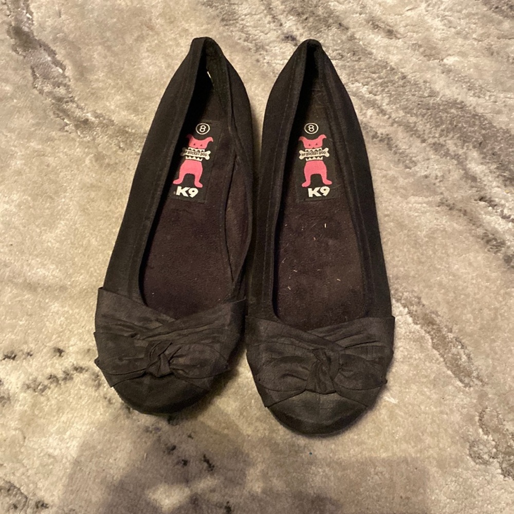 Black bow flats​